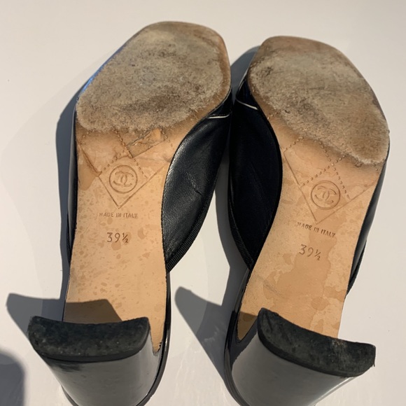 CHANEL VERY GENTLY WORN. Pics PRICE REDUCED FIRM - Picture 5 of 5